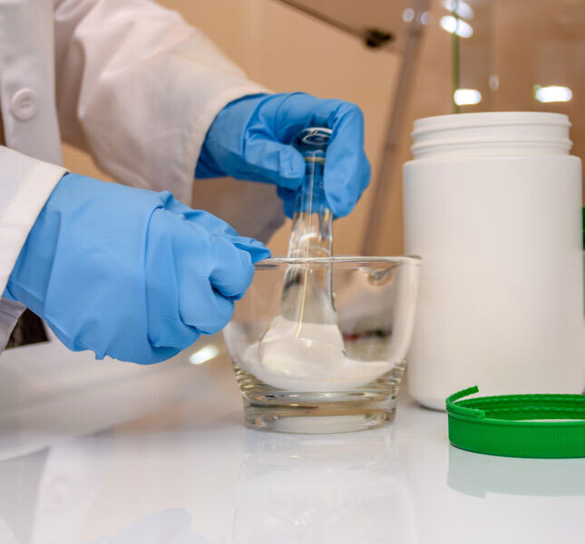 چرا پایه‌های ترکیبی در داروخانه اهمیت دارند؟